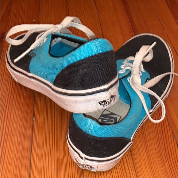 Vans - Picture 3 of 5